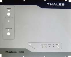 Fabrication à façon d'un grand Lexan, également pour Thales, avec découpe de trous en commande numérique
